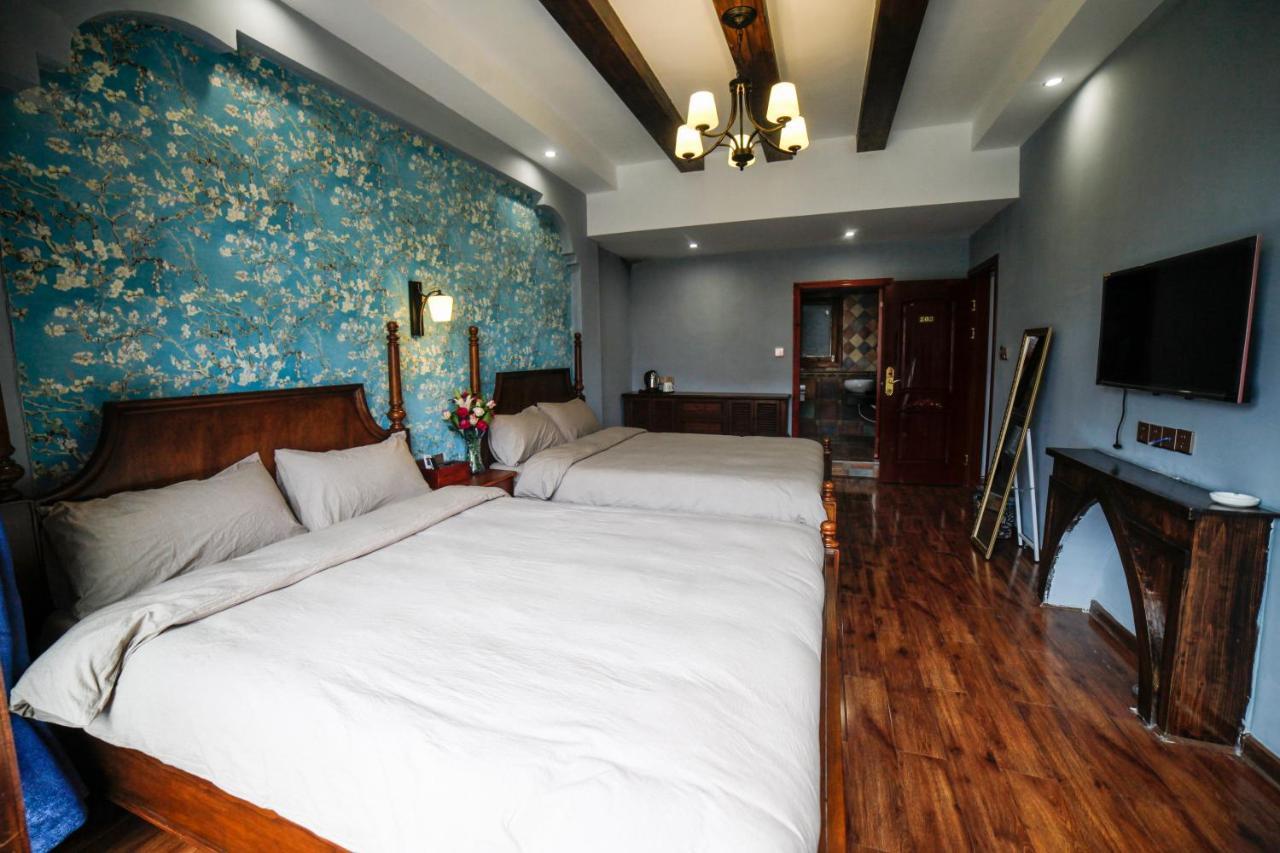 Flower Time Inn Fenghuang Buitenkant foto