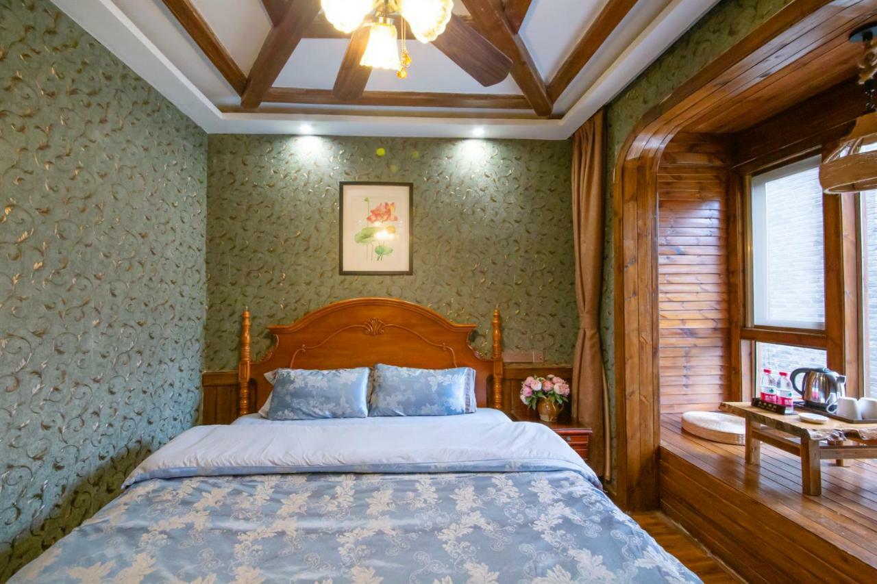 Flower Time Inn Fenghuang Buitenkant foto