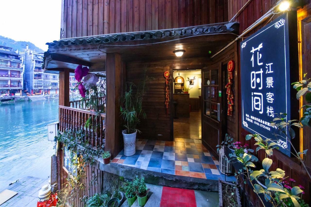 Flower Time Inn Fenghuang Buitenkant foto